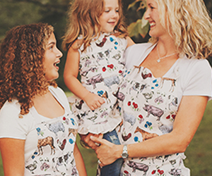 win-a-mommy-me-farm-apron-set