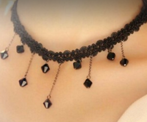 WIN-FREE-CHOKER-NECKLACE-PRIZE