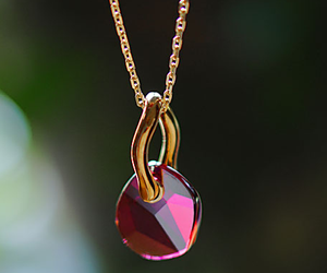Win-Mother’s-Day-Swarovski-Crystal-Necklace